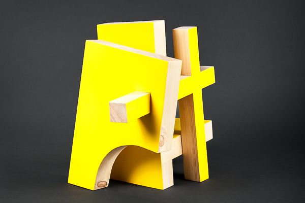 Eine minimalistische zeitgenössische Skulptur des Schweizer Bildhauers Marc Raymond