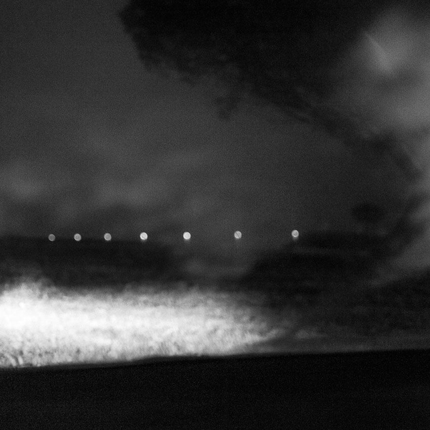 photographie noir et blanc de Marc Raymond, sculpteur suisse contemporain