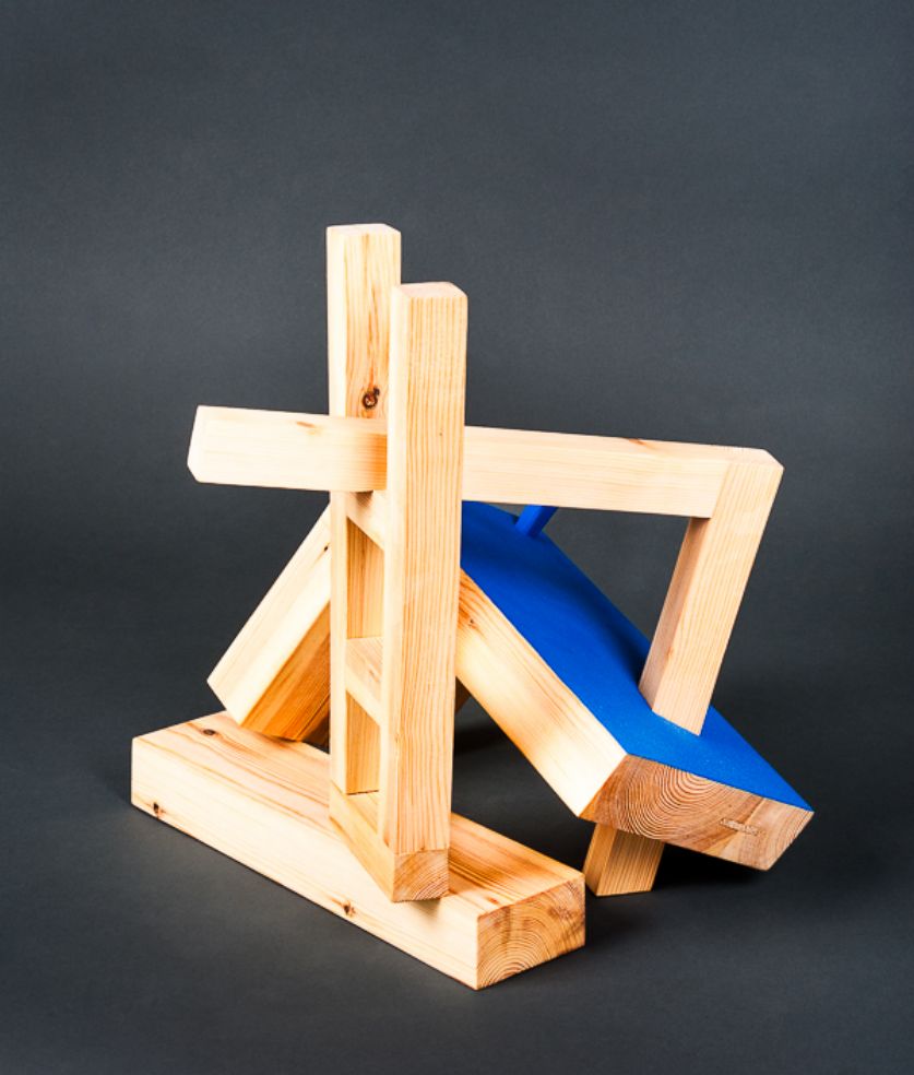 sculpture en bois peint du sculpteur suisse Marc Raymond